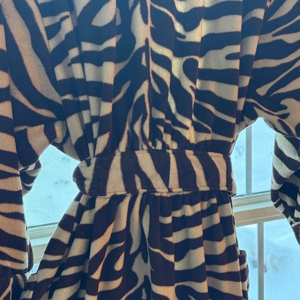Zebra Print Women's Robe - Picture 7 of 7